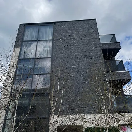 Concrete Nest King Bed Free Parking Apartmán